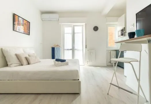 Alessia's Flat- Milano M3 Corvetto