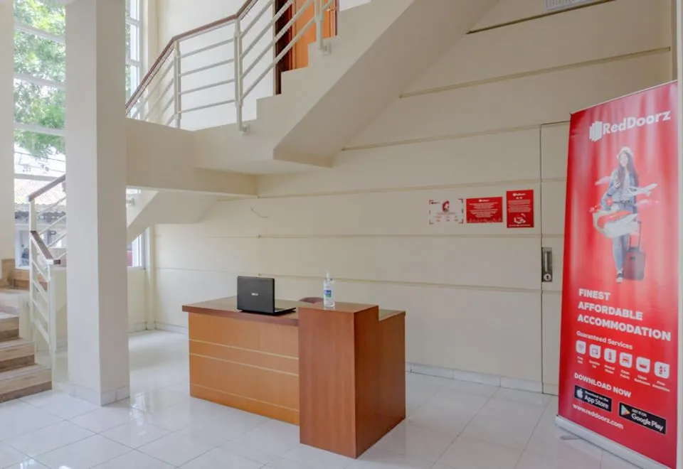 RedDoorz Near Jogja City Mall 4