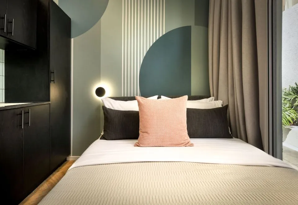 Loginn ColorBox Hotel