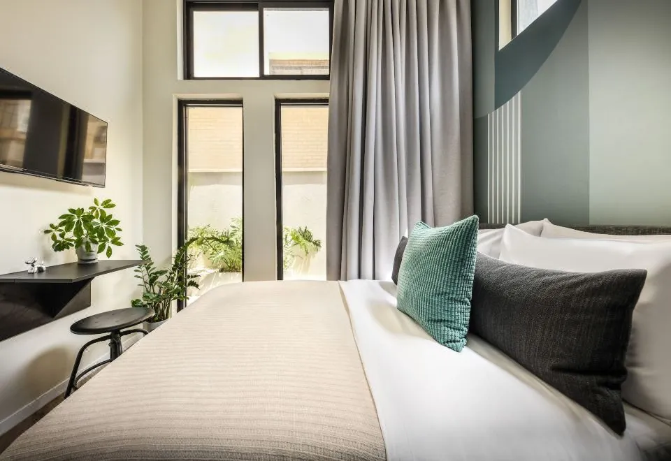 Loginn ColorBox Hotel