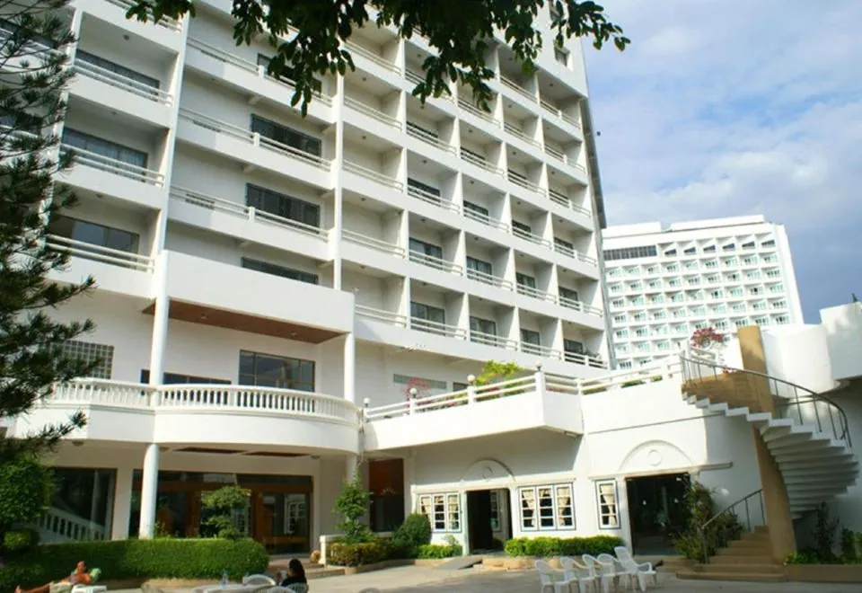 Royal Palace Hotel