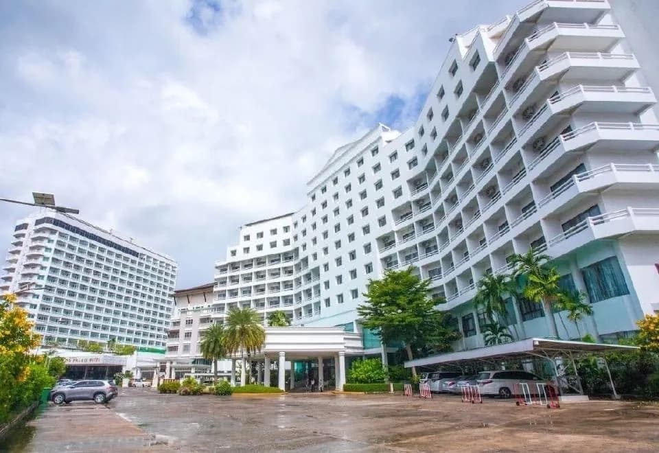 Royal Palace Hotel
