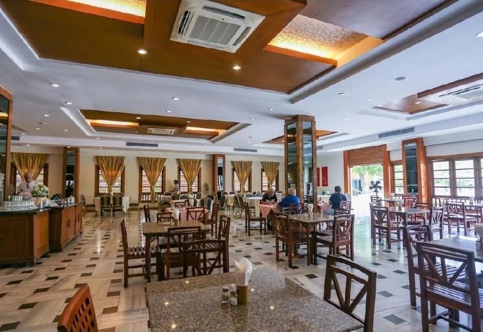Royal Palace Hotel