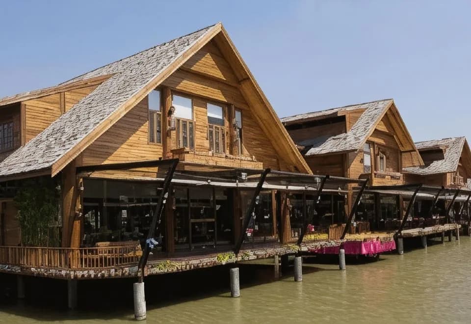 The Red Balcony Inn