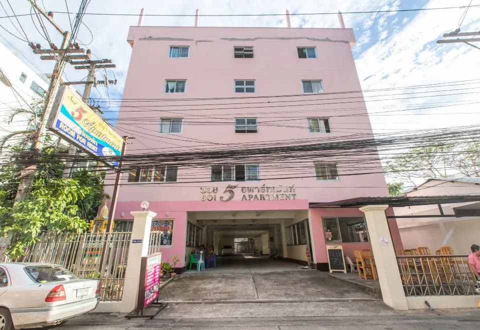 Soi 5 Apartment