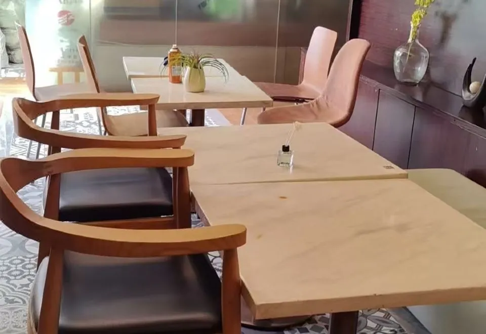 LIFE POSHTEL