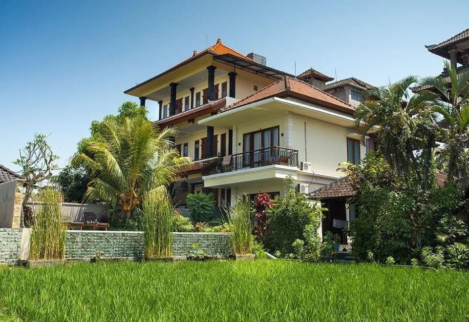 Puji Bungalow & Hostel