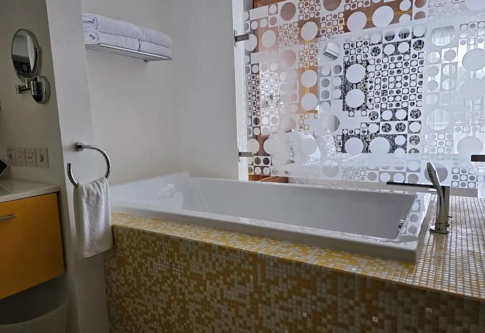 Luna2 Bali