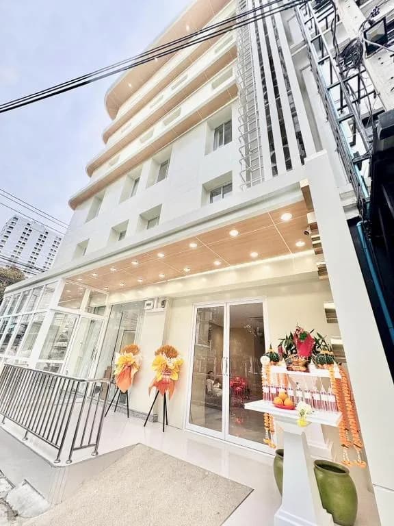ABC QQ Hotel