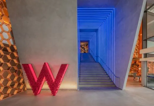 W Sydney