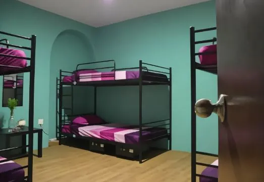 Raizzy's Guesthouse