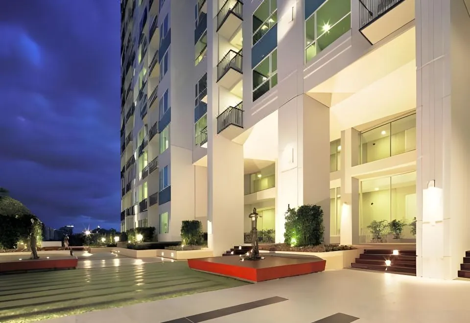 Ivy Thonglor 55