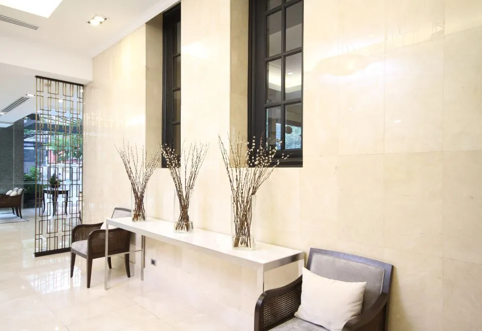 Cape House Langsuan Hotel