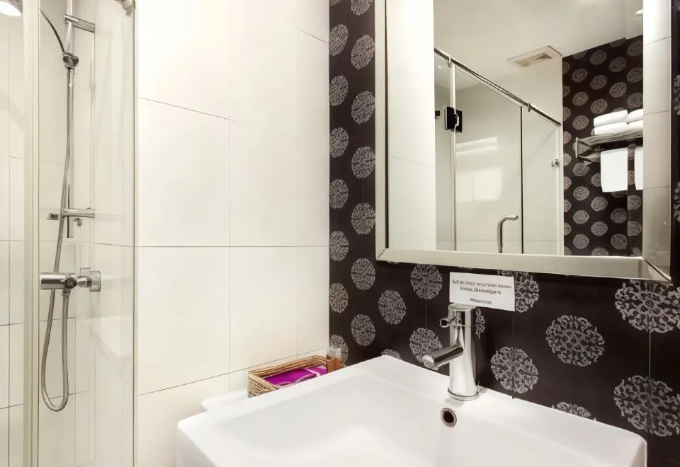Bally Suite Silom