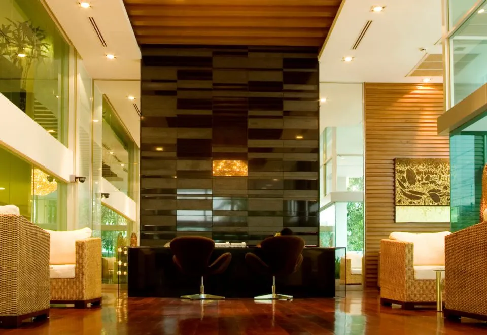 Golden Pearl Hotel