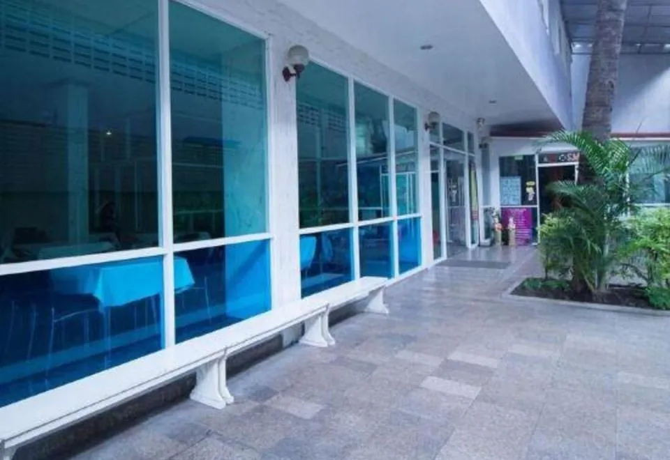 J Two S Pratunam Hotel