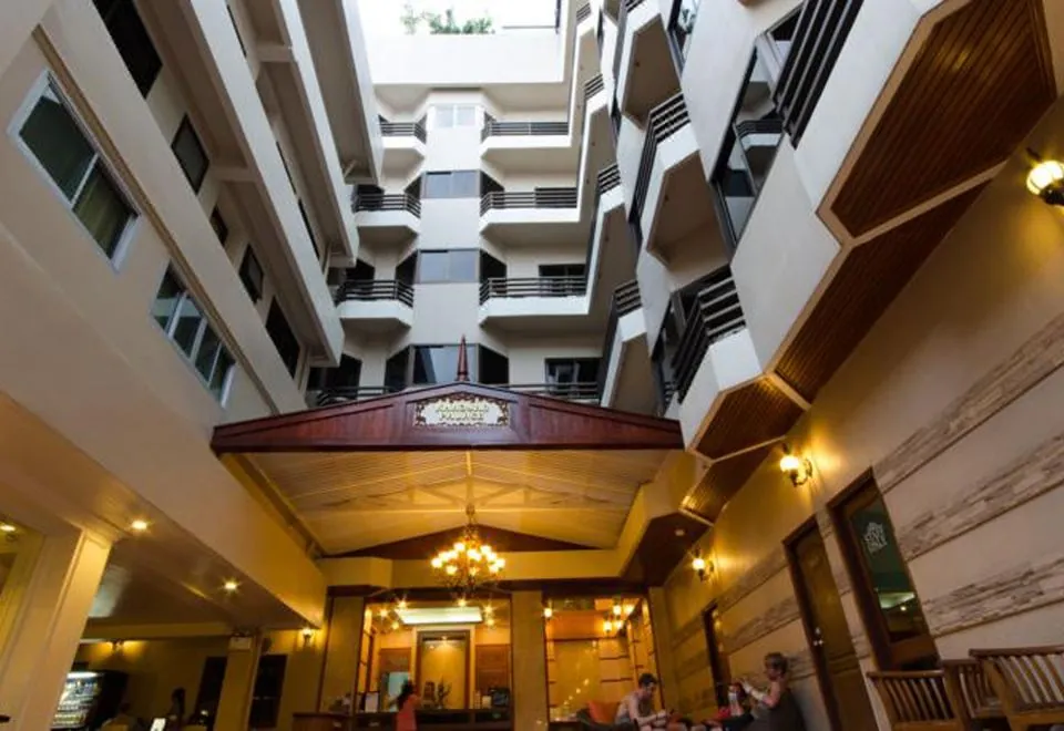 Khaosan Palace Hotel