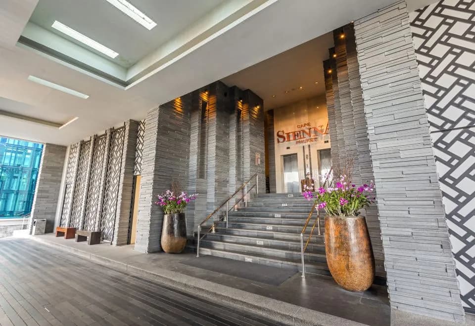 Cape Sienna Gourmet Hotel & Villas
