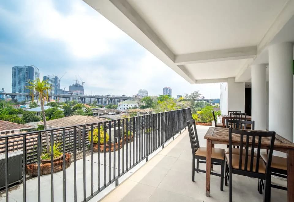Lily Hotel Bangkok