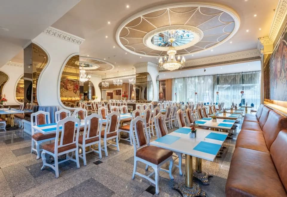 Royal Benja Hotel