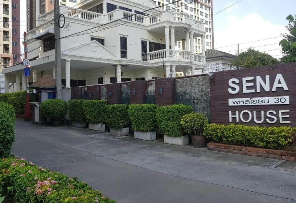 Sena House