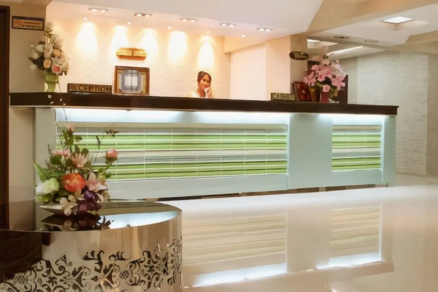 Visiting Card Hotel & Resort