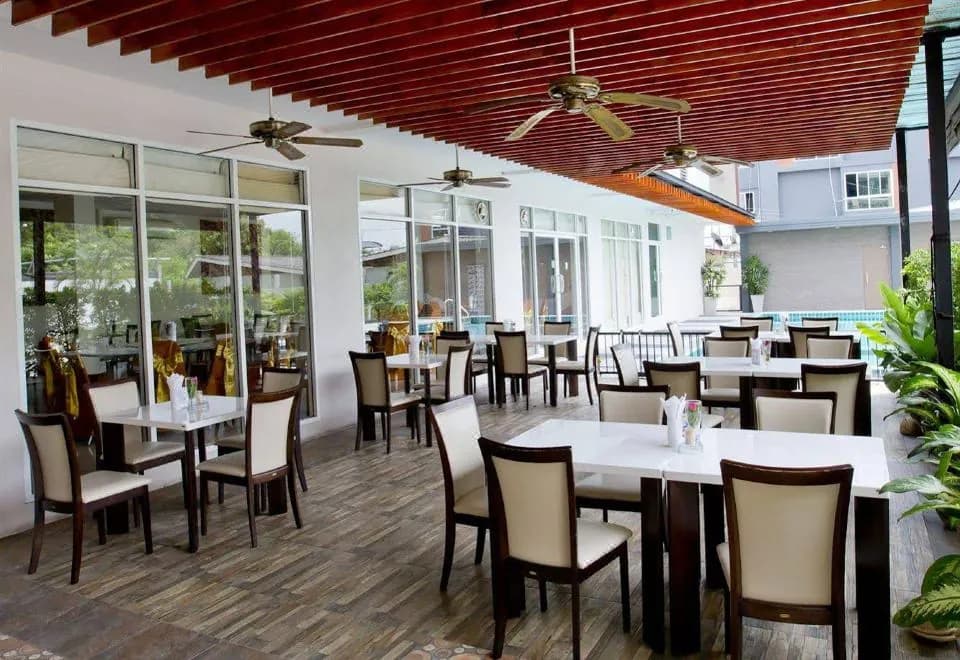 Sinsuvarn Airport Suite Hotel