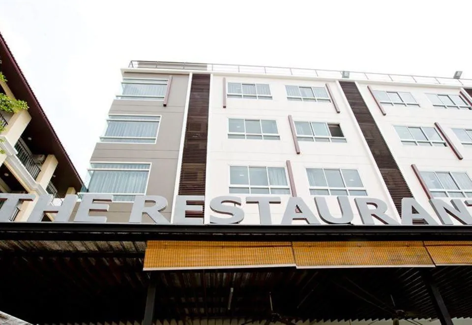 Sinsuvarn Airport Suite Hotel