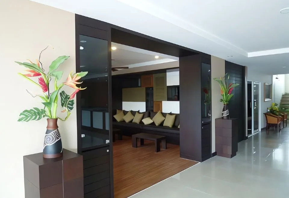 Sinsuvarn Airport Suite Hotel