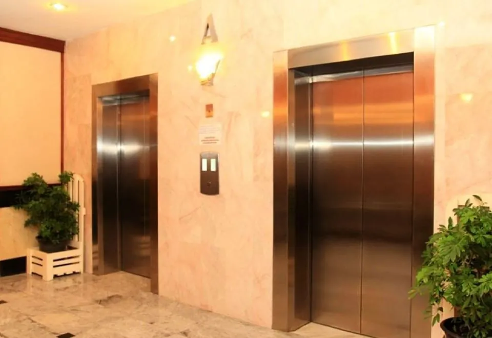 Summit Pavilion Hotel
