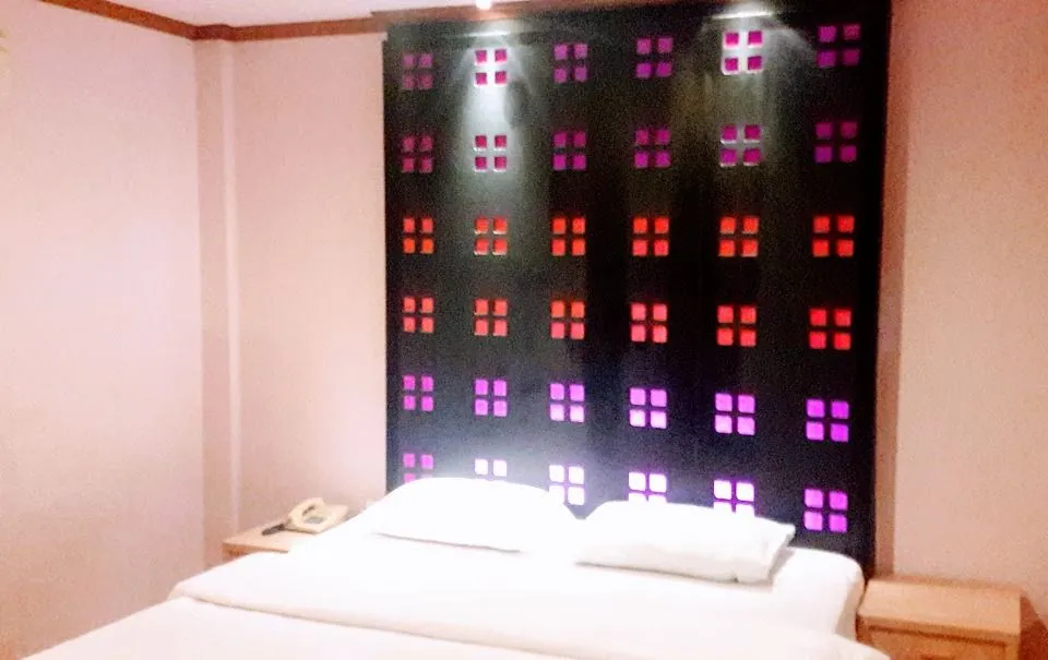 Suriwongse Hotel