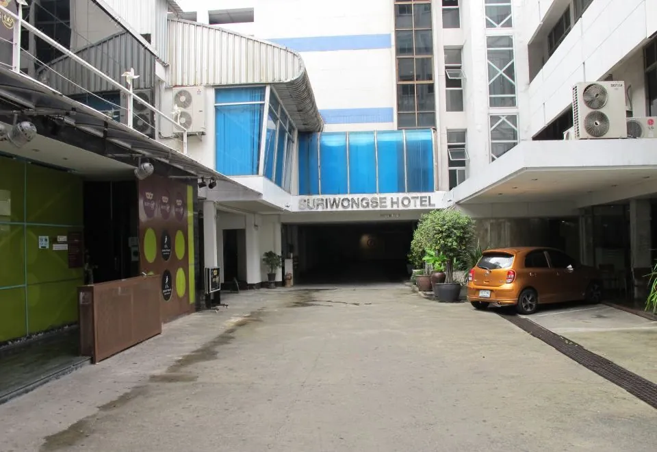 Suriwongse Hotel