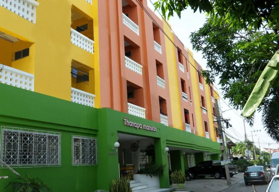 Thanapa Mansion (Donmuang Airport)