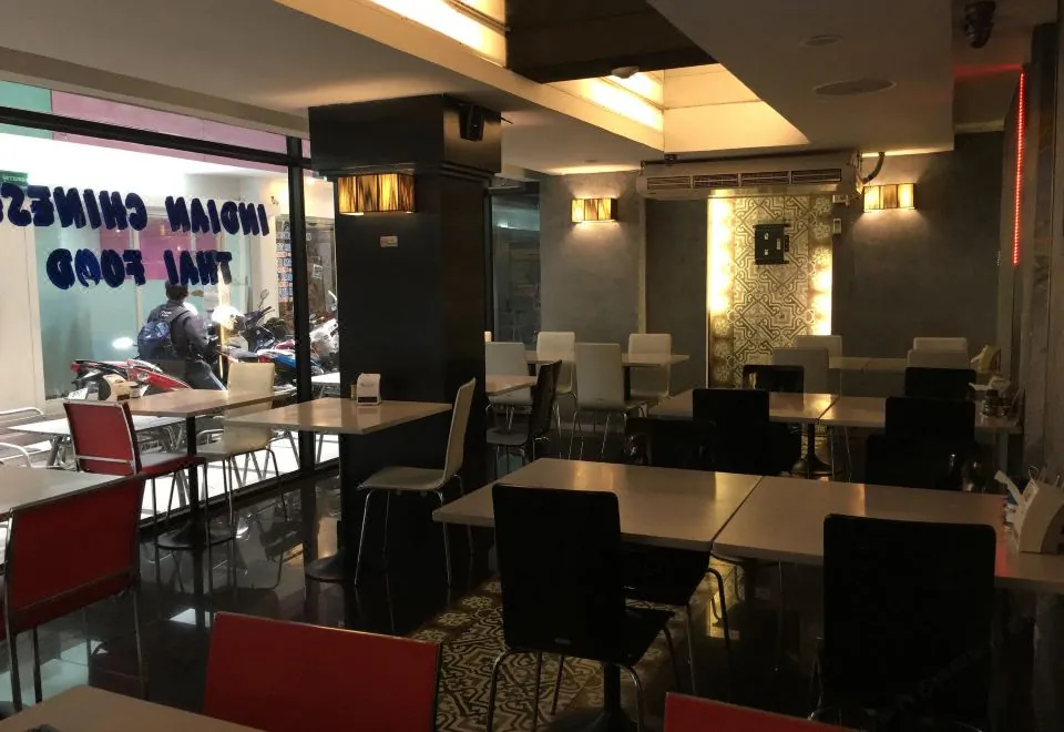Cozi Inn Hotel, Bangkok