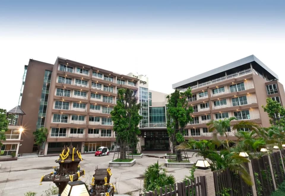 The Tepp Aparthotel