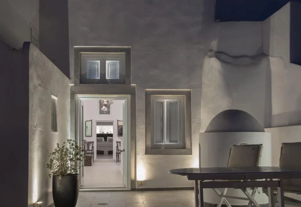 Dimitrios Cave House