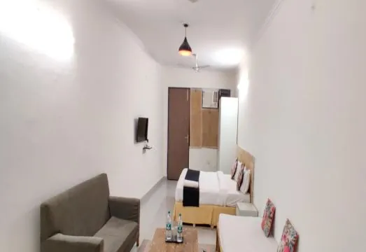 GoBravo Dev Palace & Studio Apartments