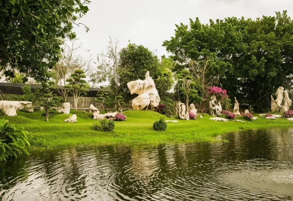 OYO 75383 Danthip Place