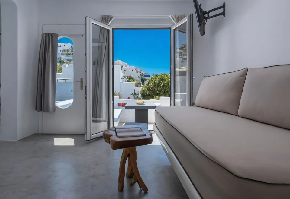 Flaskos Suites and More