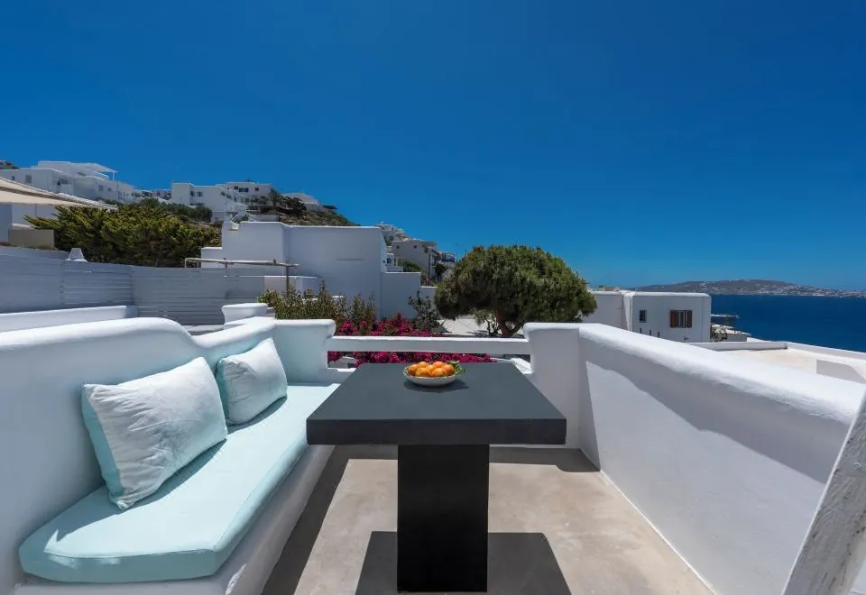 Flaskos Suites and More