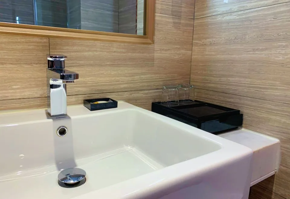 Dormitory light luxury hotel (Nanjing West Road subway station store)