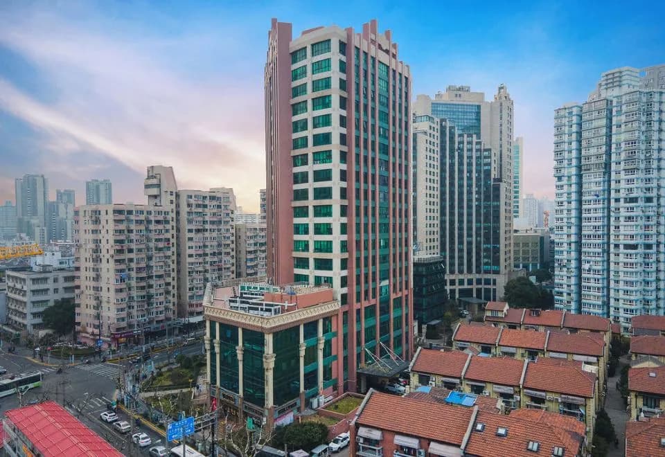 Dormitory light luxury hotel (Nanjing West Road subway station store)