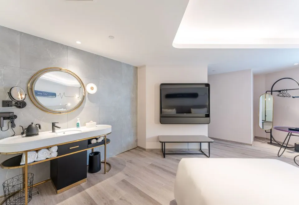 shanghai xujiahui jiaotong University hotel