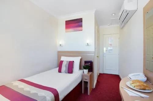 Queens Park Hotel