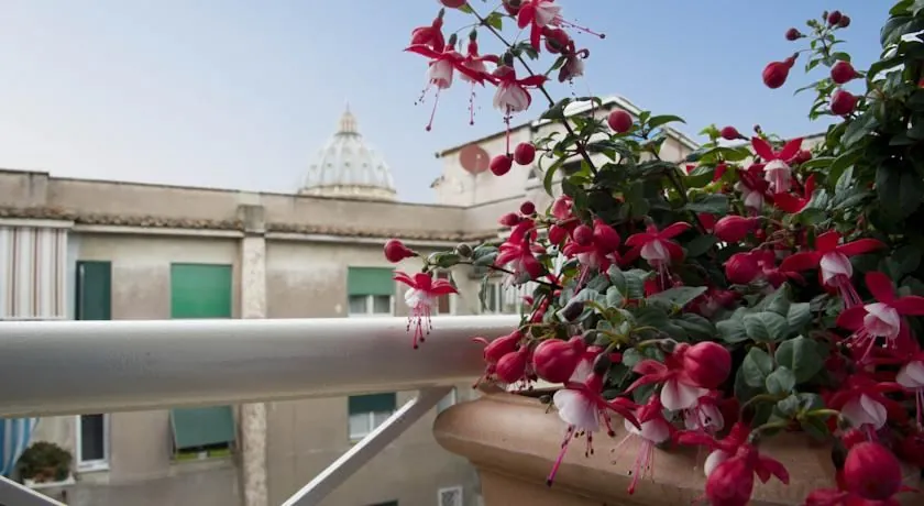 Di Fronte Alla Cupola