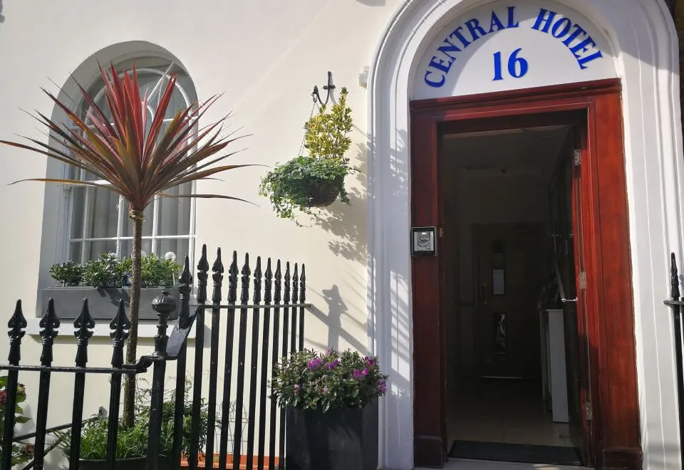 Central Hotel