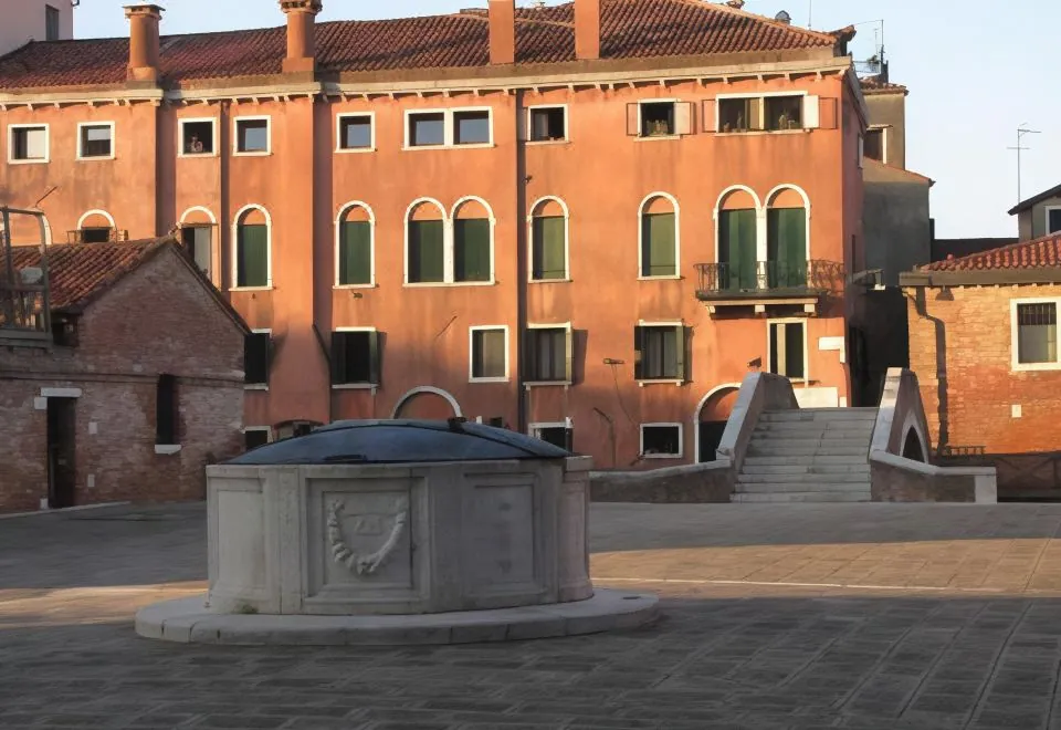 Ca' San Trovaso - 6 Rooms