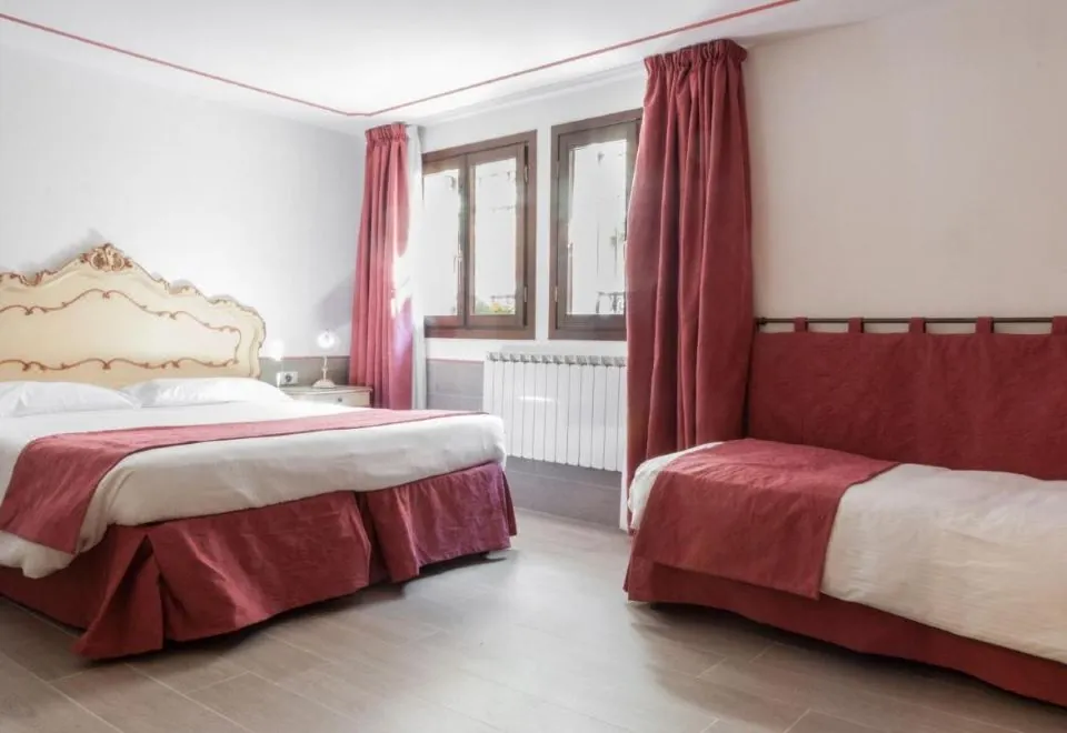 Ca' San Trovaso - 6 Rooms