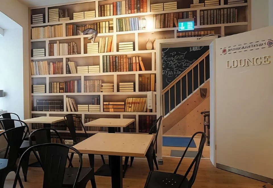 Old Kings Fuessen Design Hostel