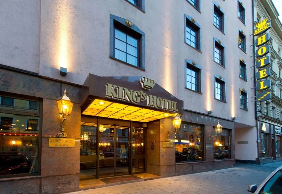 KING's Hotel First